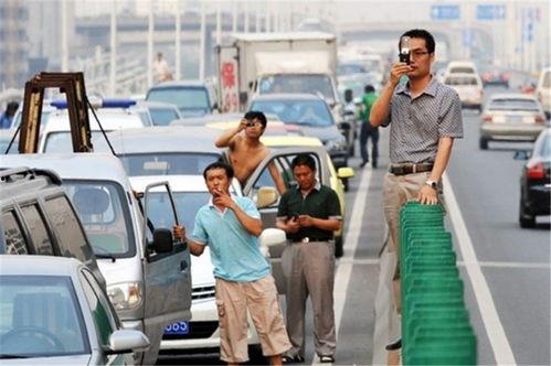 平塘吃瓜群众事件,网络舆论下的社会现象解析