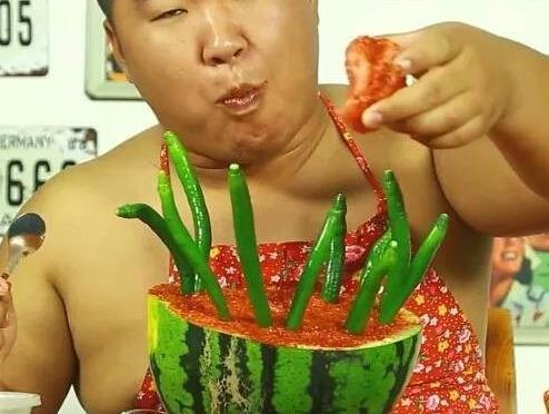 吃瓜会脸辣吗,吃瓜为何会脸辣？营养师为你解答