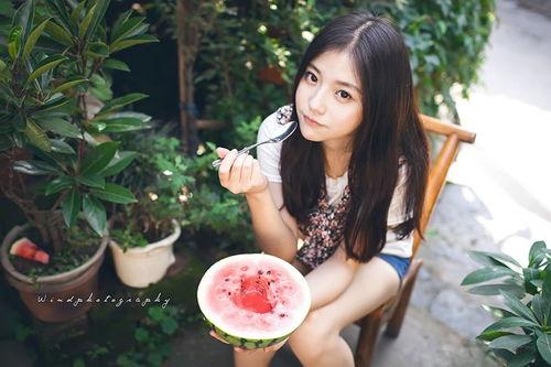 纯情吃瓜短剧,揭秘短剧中的甜蜜与酸辣