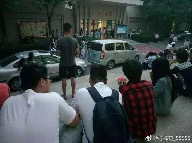 某高校吃瓜事件,揭秘校园里的神秘风波”