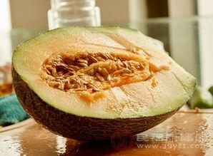 吃排骨可以吃哈密瓜吗,营养互补的美食探索