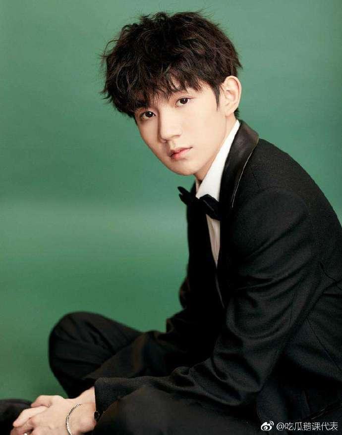 吃瓜星球王源,王源背后的故事与成长