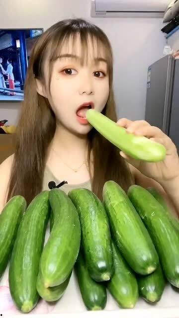 吃瓜就喜欢吃脆的,尽在吃瓜时光