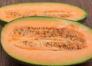 火车的吃哈密瓜,甜蜜的铁路风情